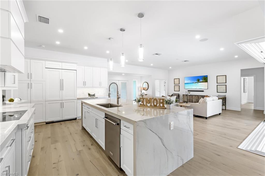 MOORINGS - Residential