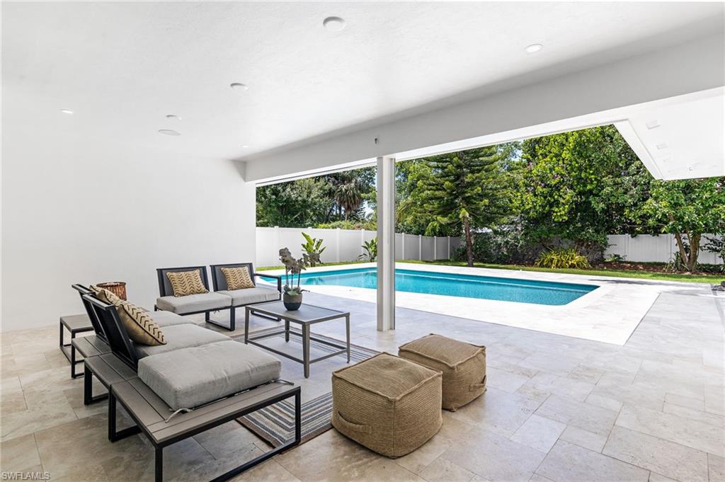 MOORINGS - Residential