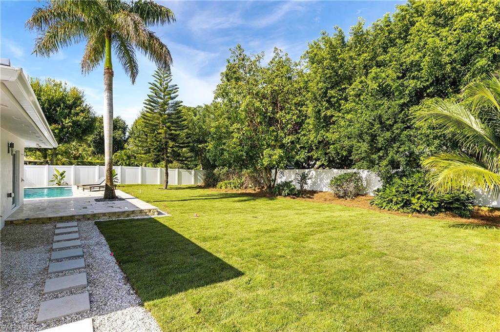 MOORINGS - Residential