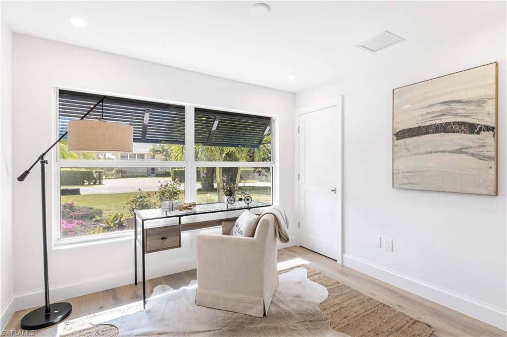 MOORINGS - Residential