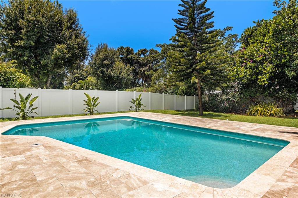 MOORINGS - Residential