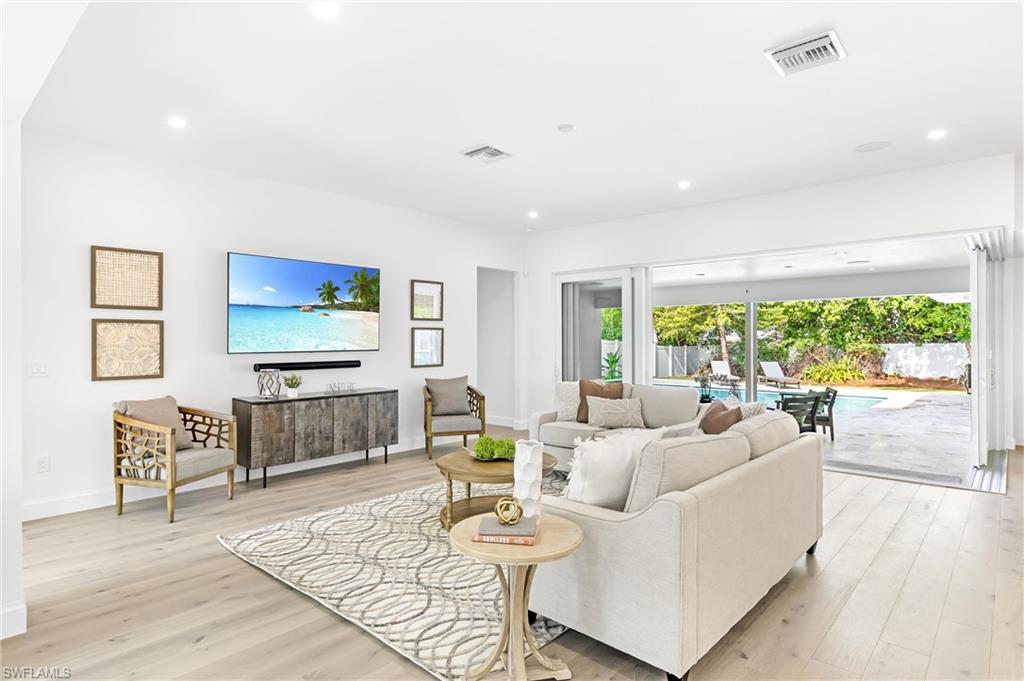 MOORINGS - Residential