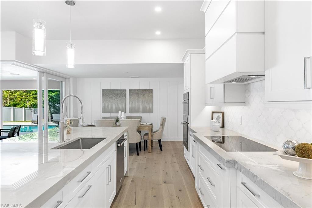 MOORINGS - Residential