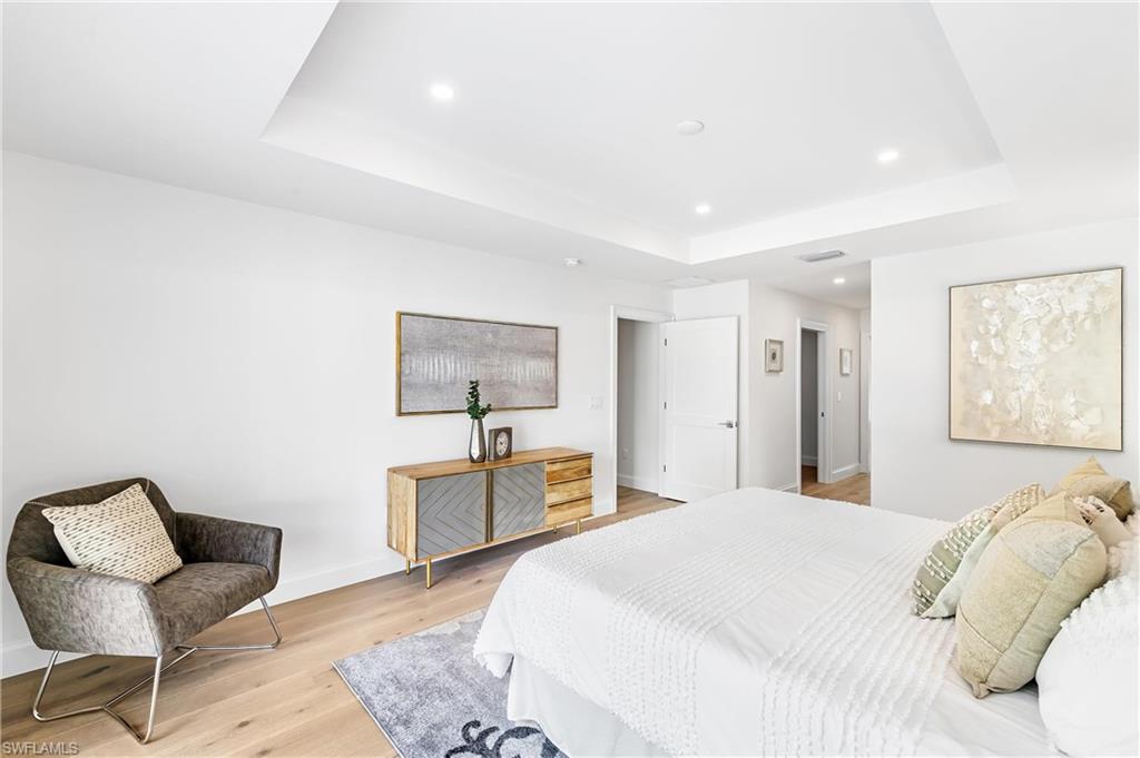 MOORINGS - Residential