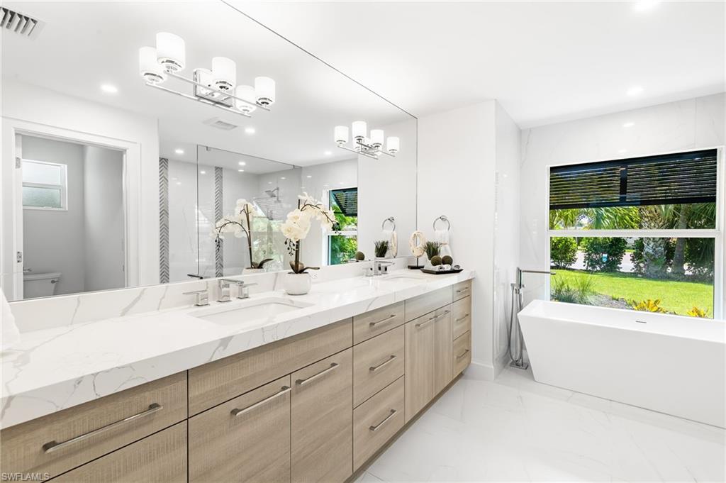 MOORINGS - Residential