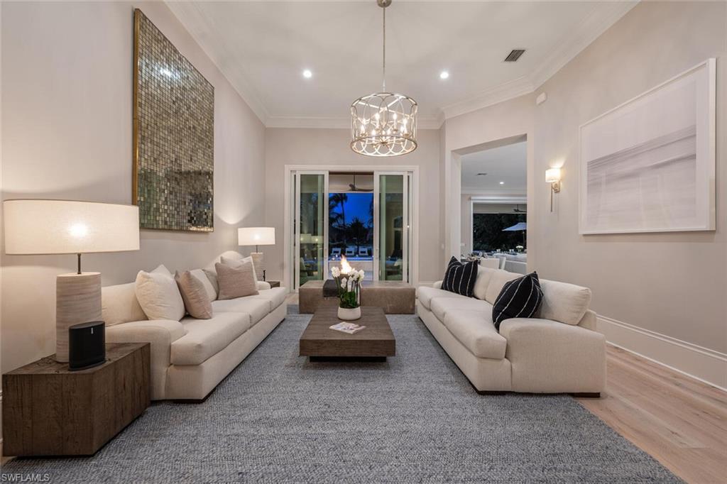 ISLA VISTA - Residential