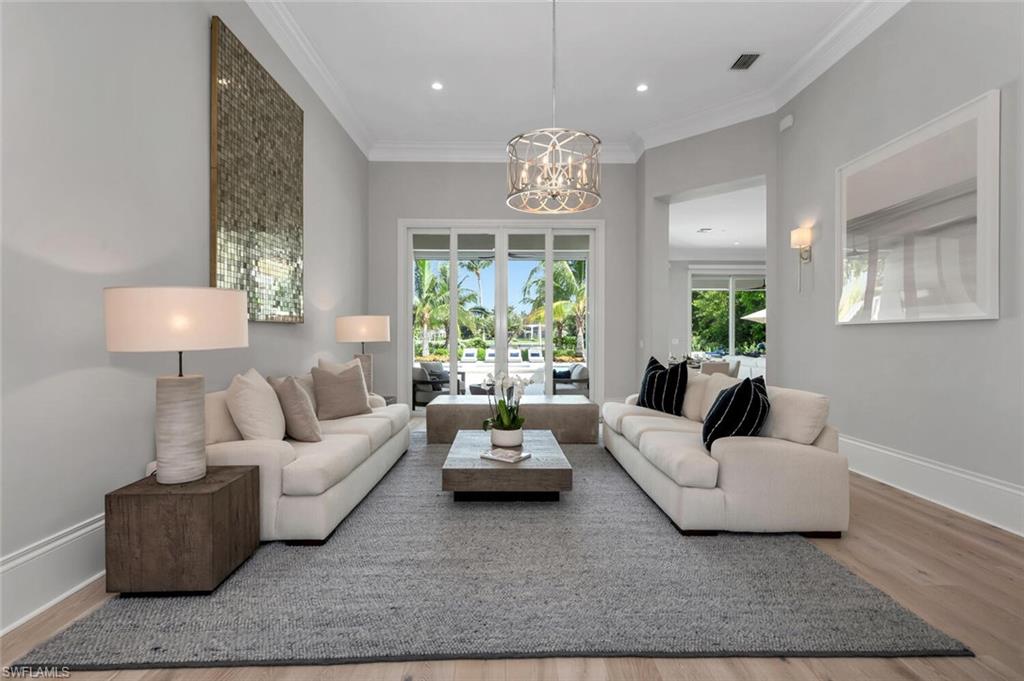 ISLA VISTA - Residential