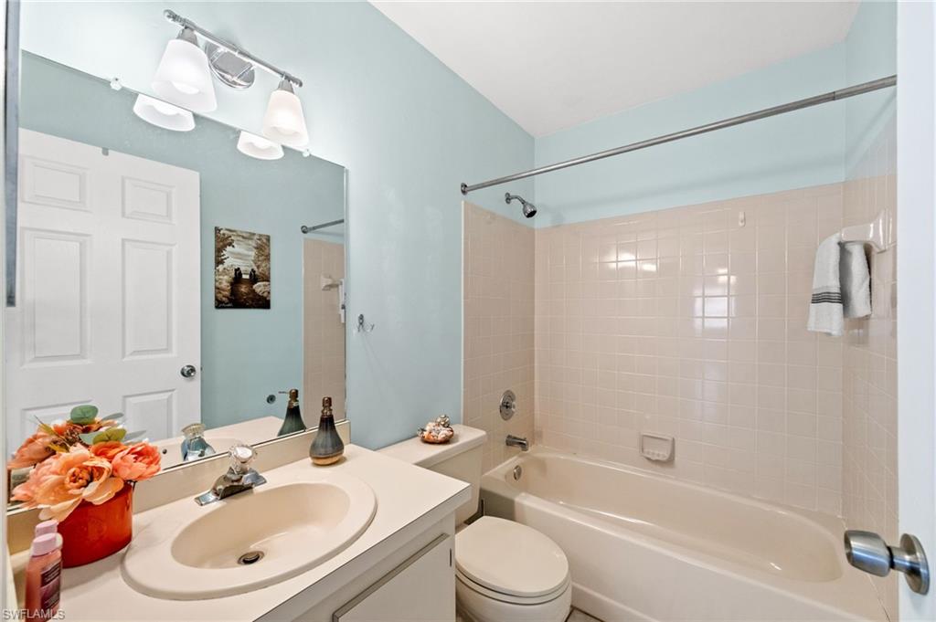 FOXMOOR LAKES - Residential