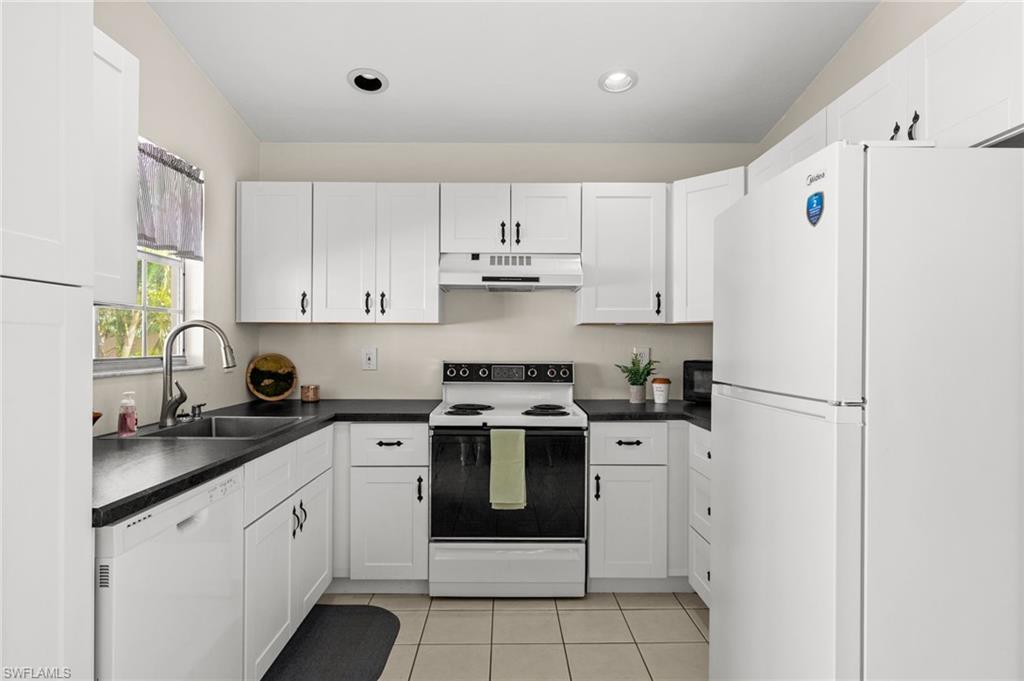 FOXMOOR LAKES - Residential