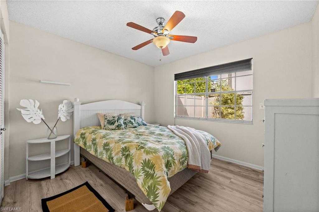 FOXMOOR LAKES - Residential