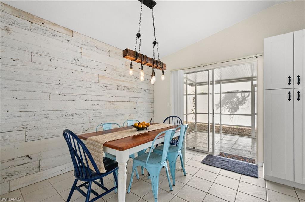 FOXMOOR LAKES - Residential