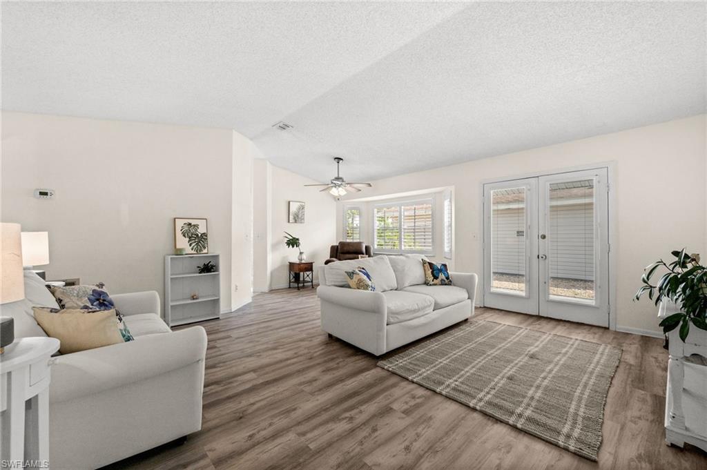 FOXMOOR LAKES - Residential