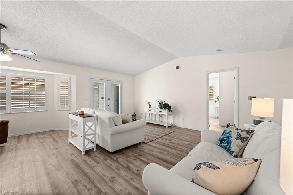 FOXMOOR LAKES - Residential