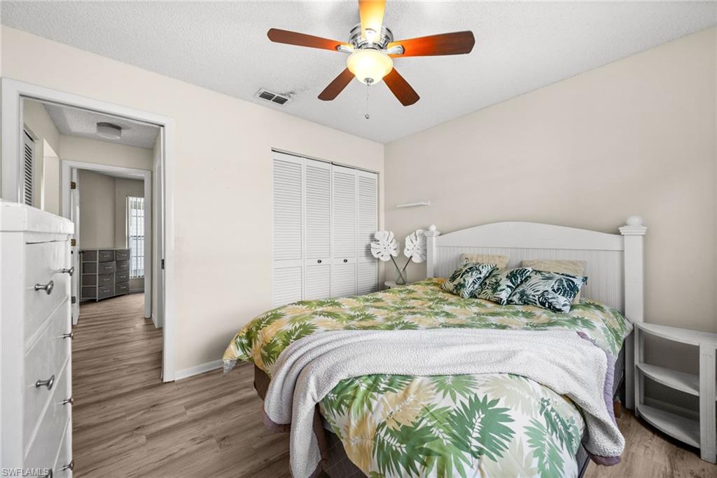 FOXMOOR LAKES - Residential