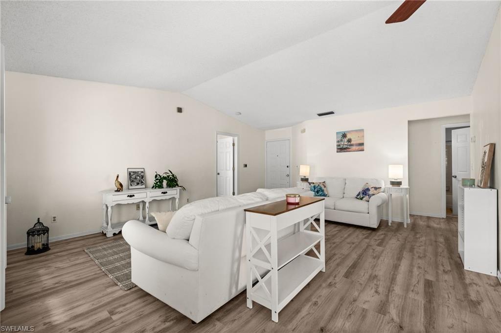 FOXMOOR LAKES - Residential