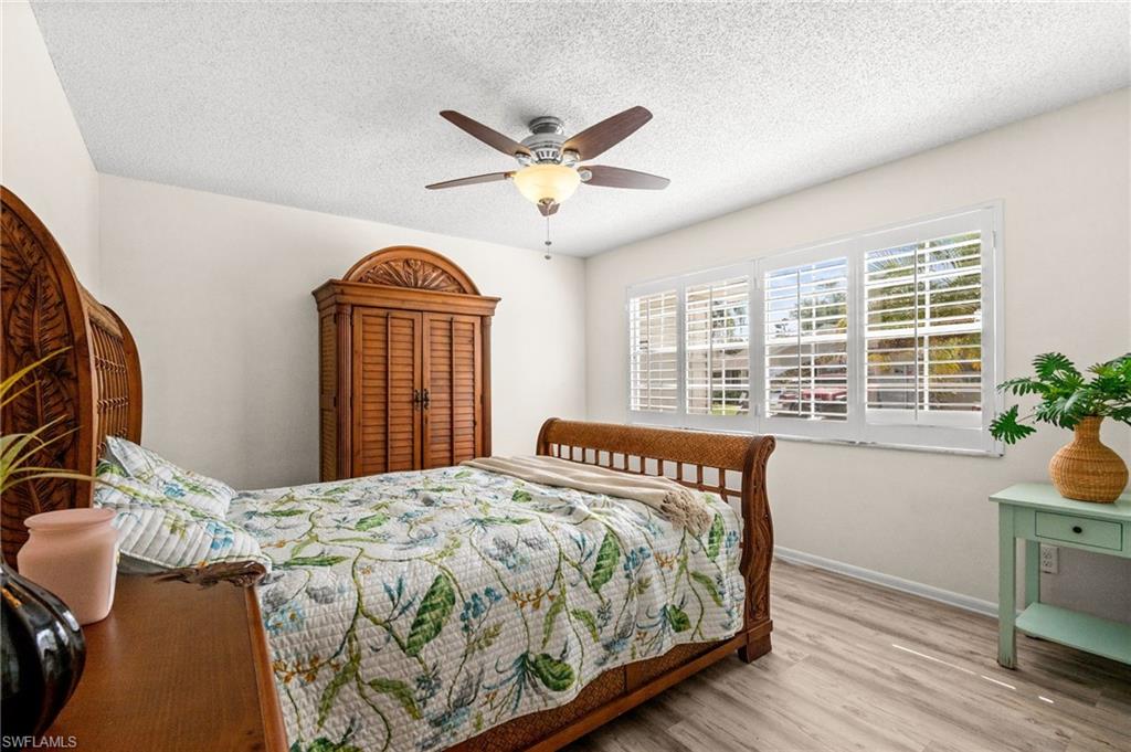 FOXMOOR LAKES - Residential