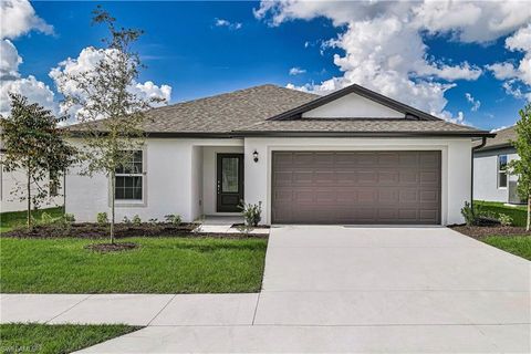 Single Family Residence in IMMOKALEE FL 897 Arthur ST.jpg