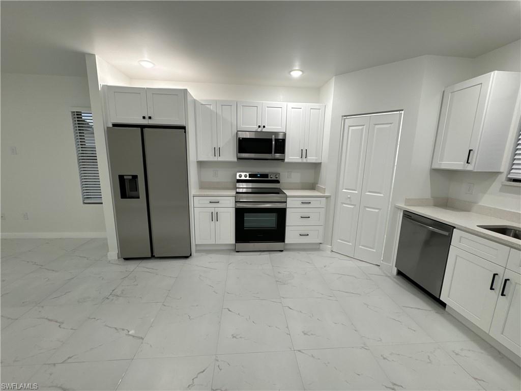 LEE COUNTY INDUSTRIAL PARK - Residential Lease