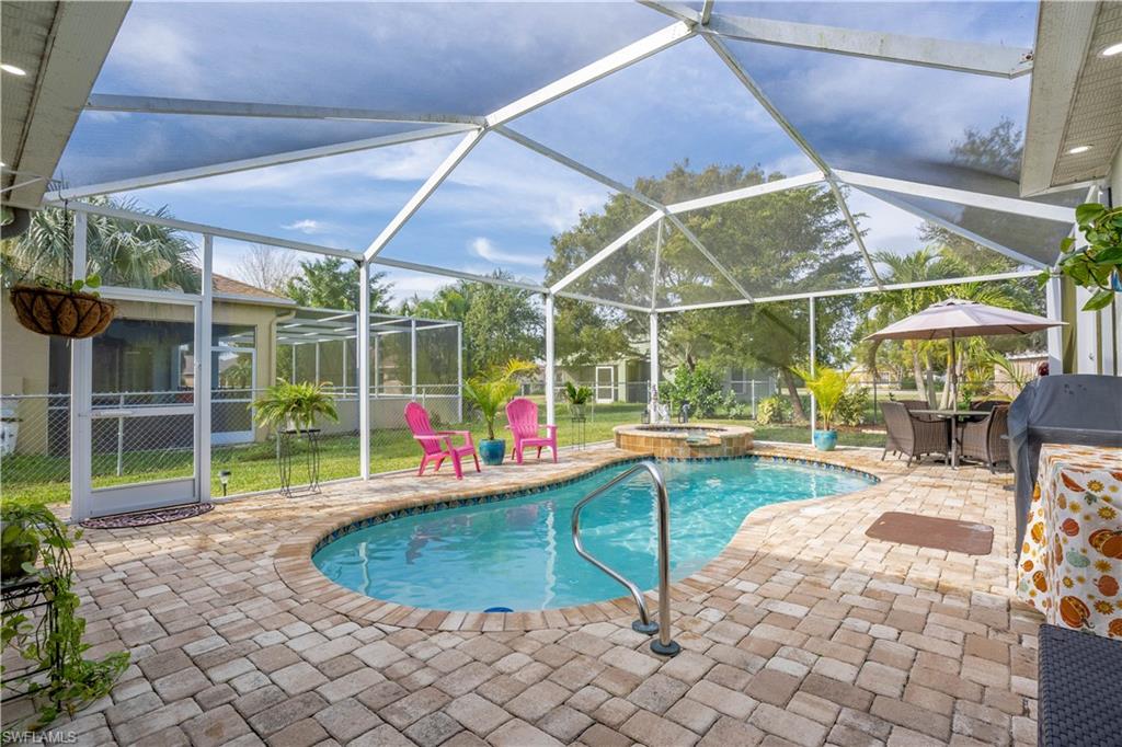 VARSITY LAKES - Residential