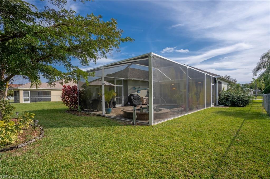 VARSITY LAKES - Residential