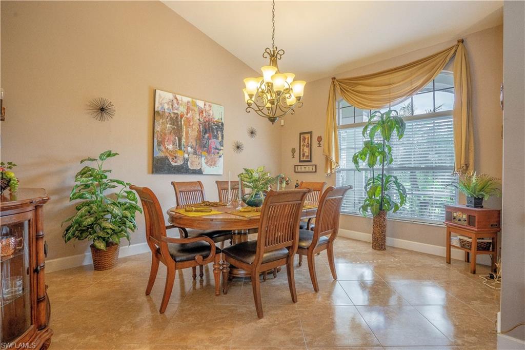 VARSITY LAKES - Residential