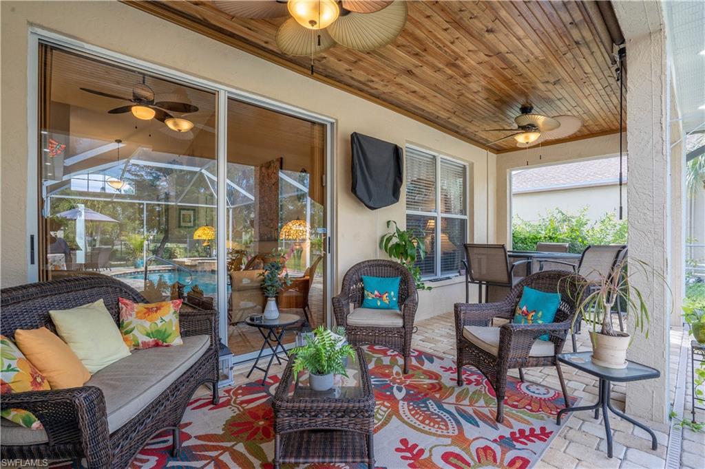 VARSITY LAKES - Residential