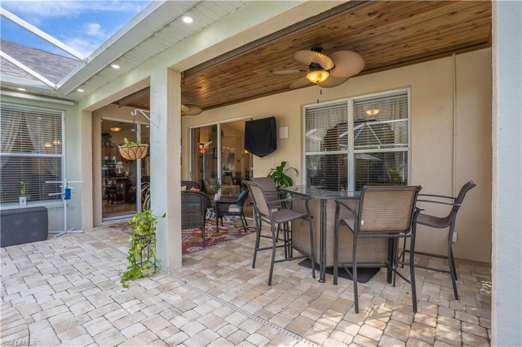 VARSITY LAKES - Residential