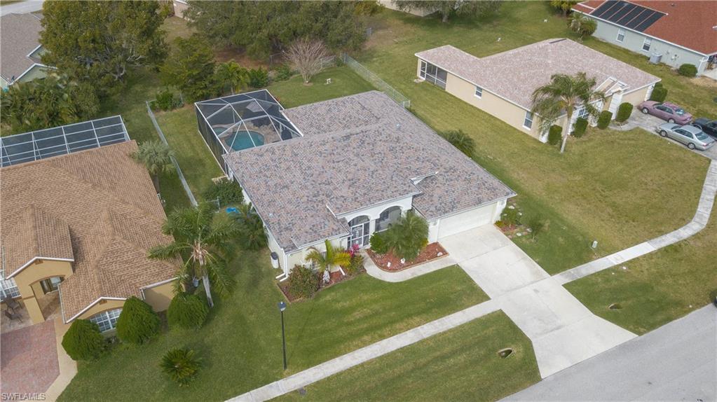 VARSITY LAKES - Residential