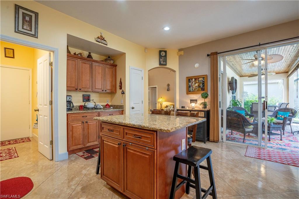 VARSITY LAKES - Residential