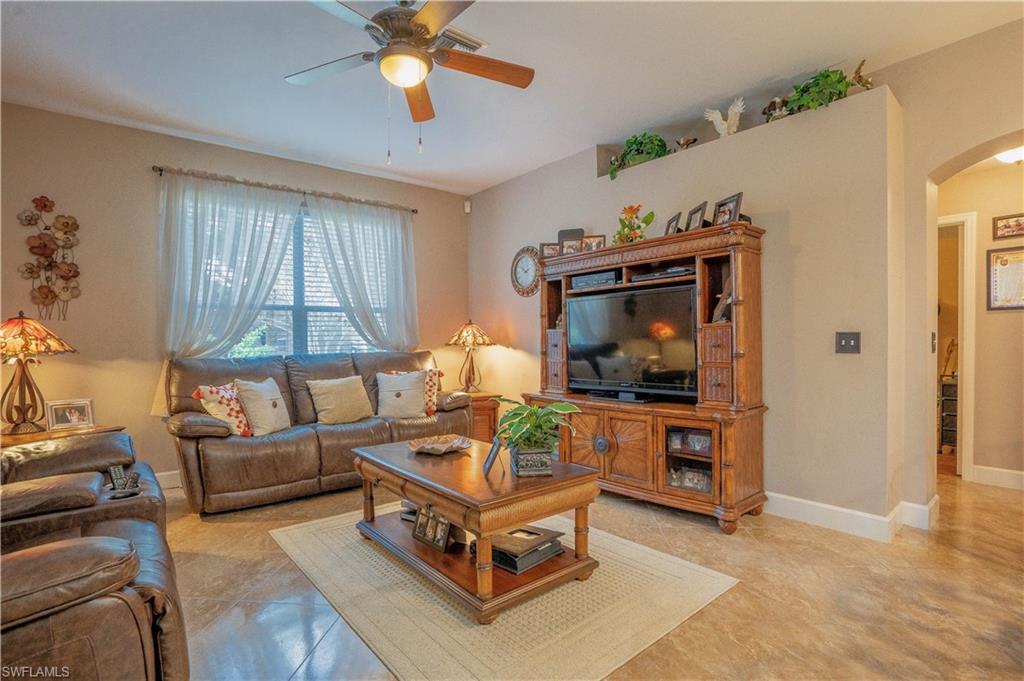 VARSITY LAKES - Residential