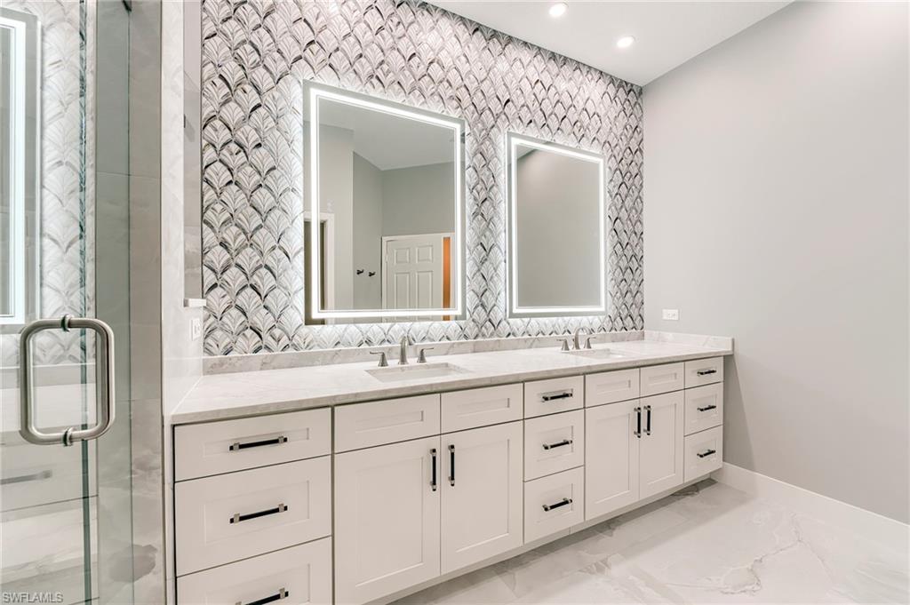 LIGHTHOUSE BAY - Residential