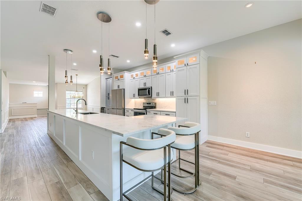 LIGHTHOUSE BAY - Residential