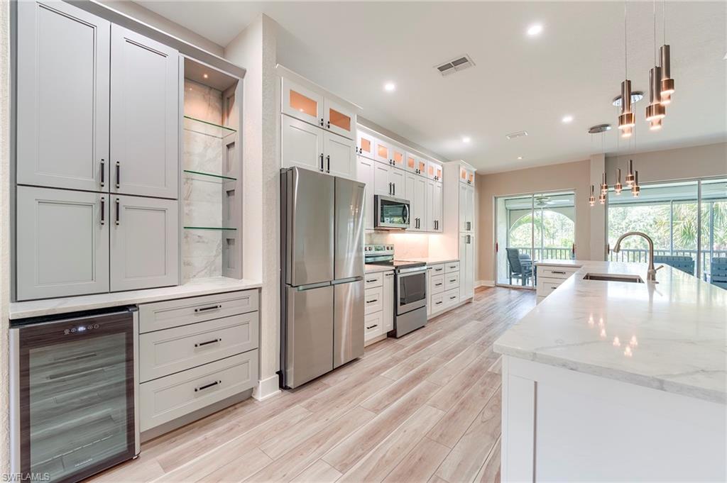 LIGHTHOUSE BAY - Residential