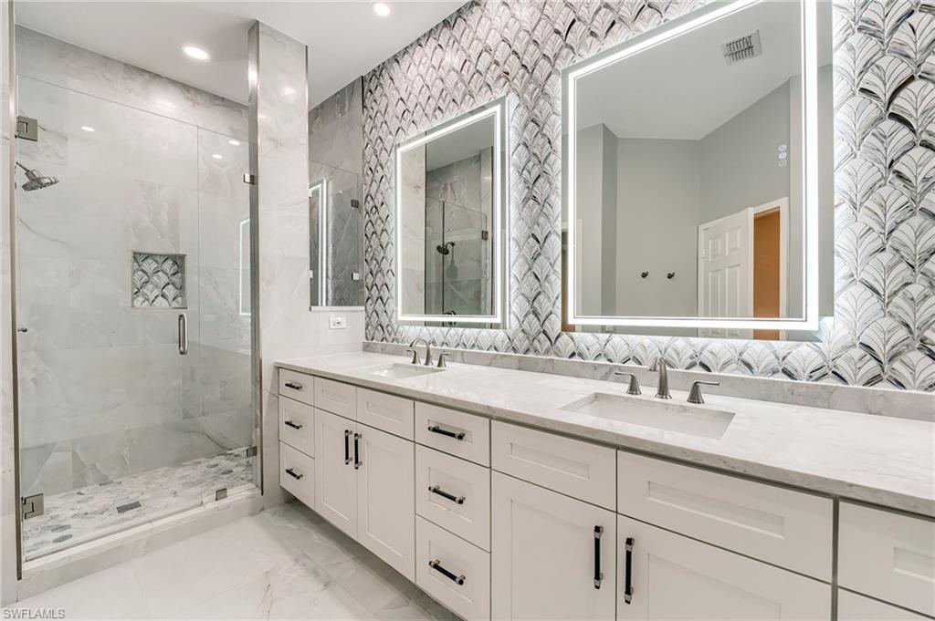 LIGHTHOUSE BAY - Residential