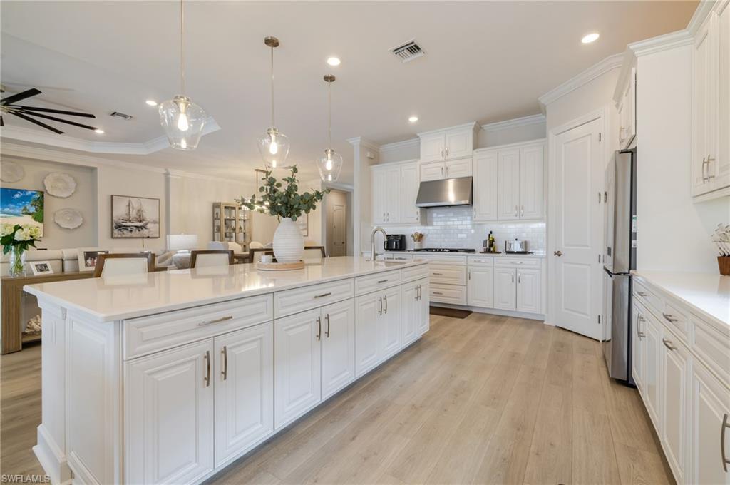 ESPLANADE LAKE CLUB - Residential