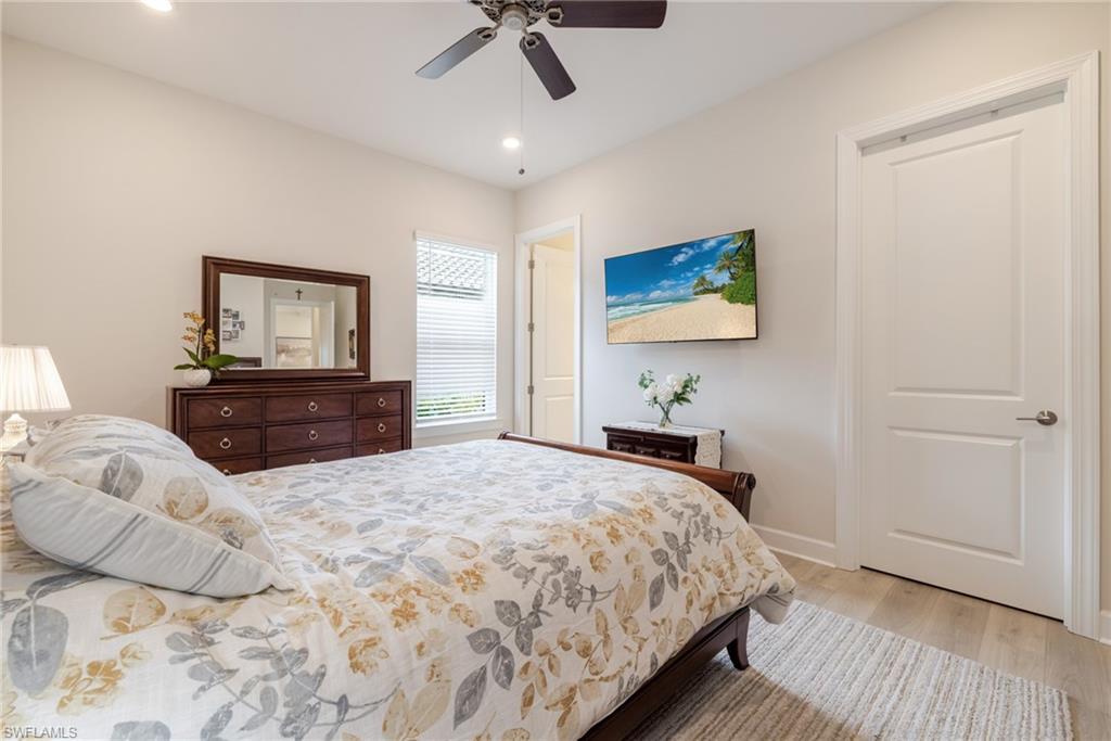 ESPLANADE LAKE CLUB - Residential