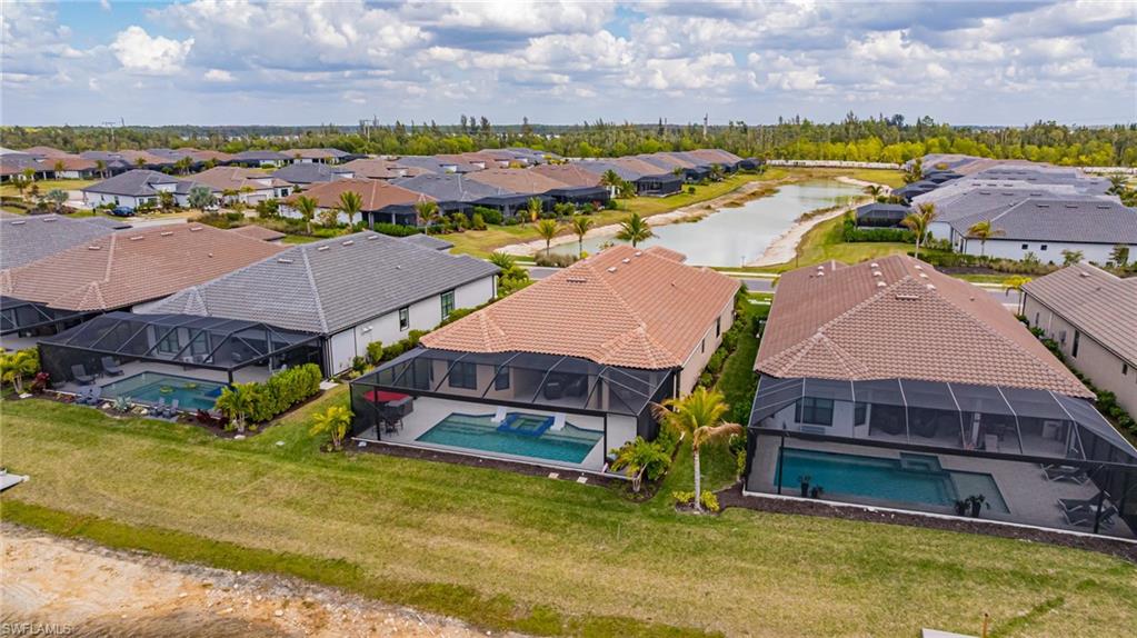 ESPLANADE LAKE CLUB - Residential