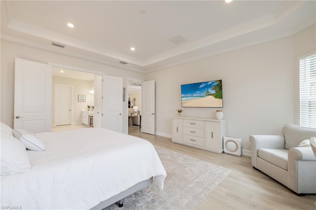 ESPLANADE LAKE CLUB - Residential