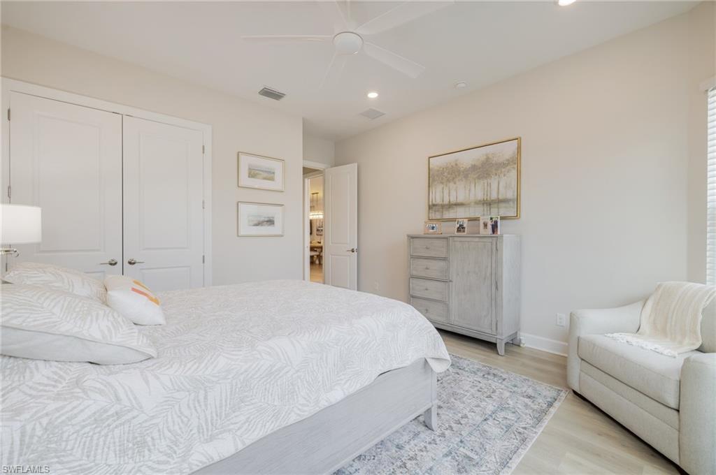 ESPLANADE LAKE CLUB - Residential