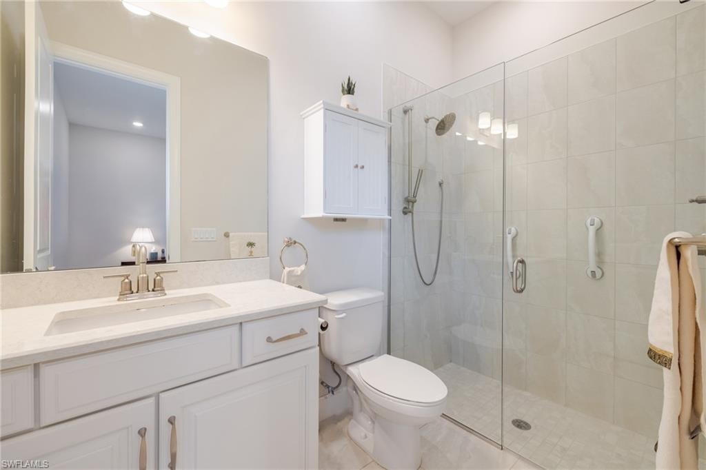 ESPLANADE LAKE CLUB - Residential