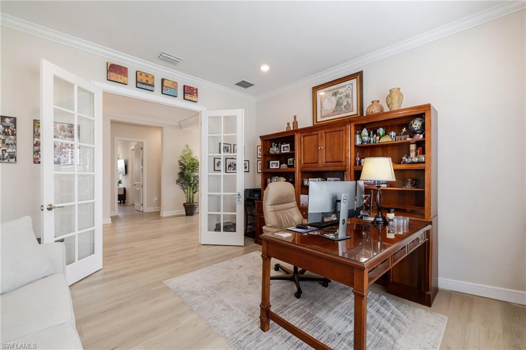 ESPLANADE LAKE CLUB - Residential