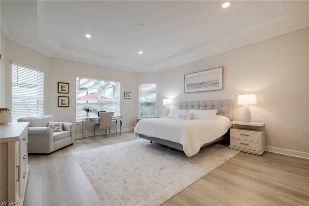 ESPLANADE LAKE CLUB - Residential