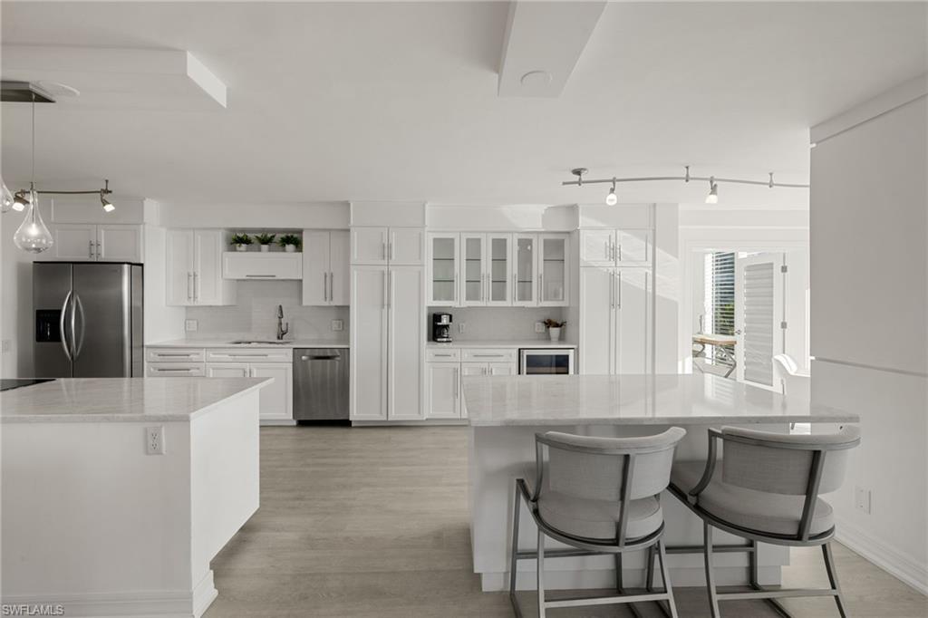 MONACO BEACH CLUB - Residential