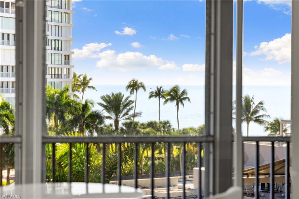 MONACO BEACH CLUB - Residential