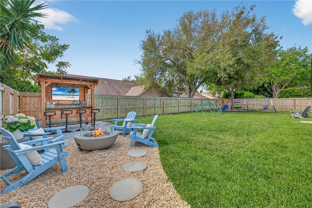 Photo of 10274 Boca CIR, NAPLES, FL 34109 (MLS # 226013886)