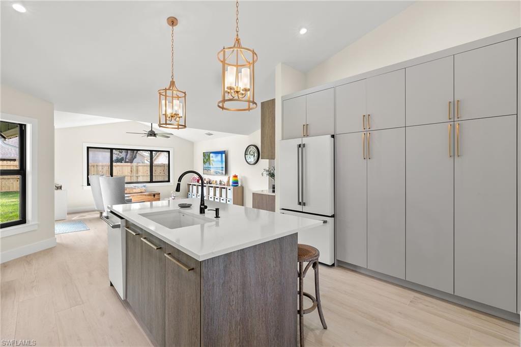 BOCA PALMS - Residential