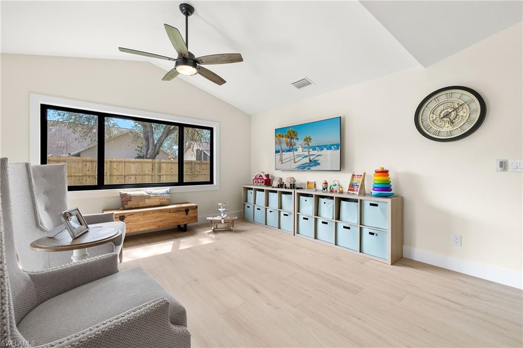 BOCA PALMS - Residential