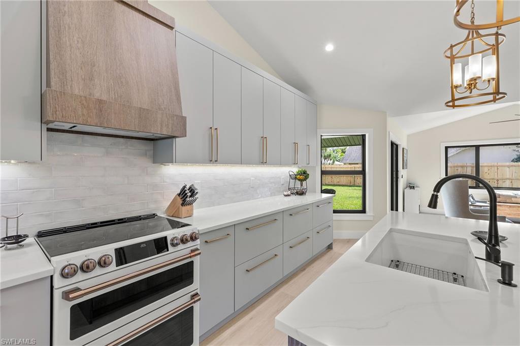 BOCA PALMS - Residential