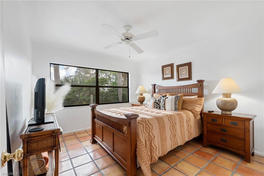 HAMPTONS AT KINGS LAKE - Residential