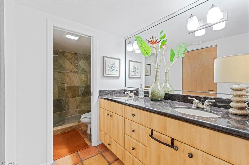 HAMPTONS AT KINGS LAKE - Residential